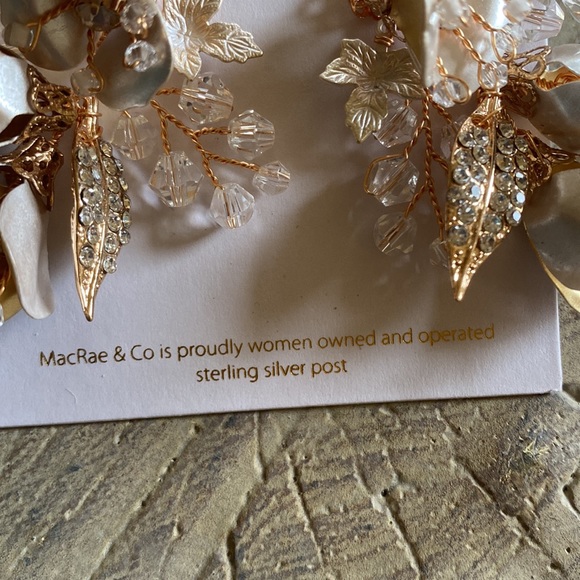 Macrae Wire Flower Buds Crystal Leaves Gold Earrings NWT - Picture 8 of 11